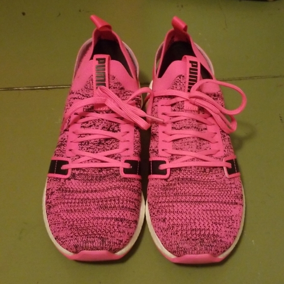 pink puma tennis shoes